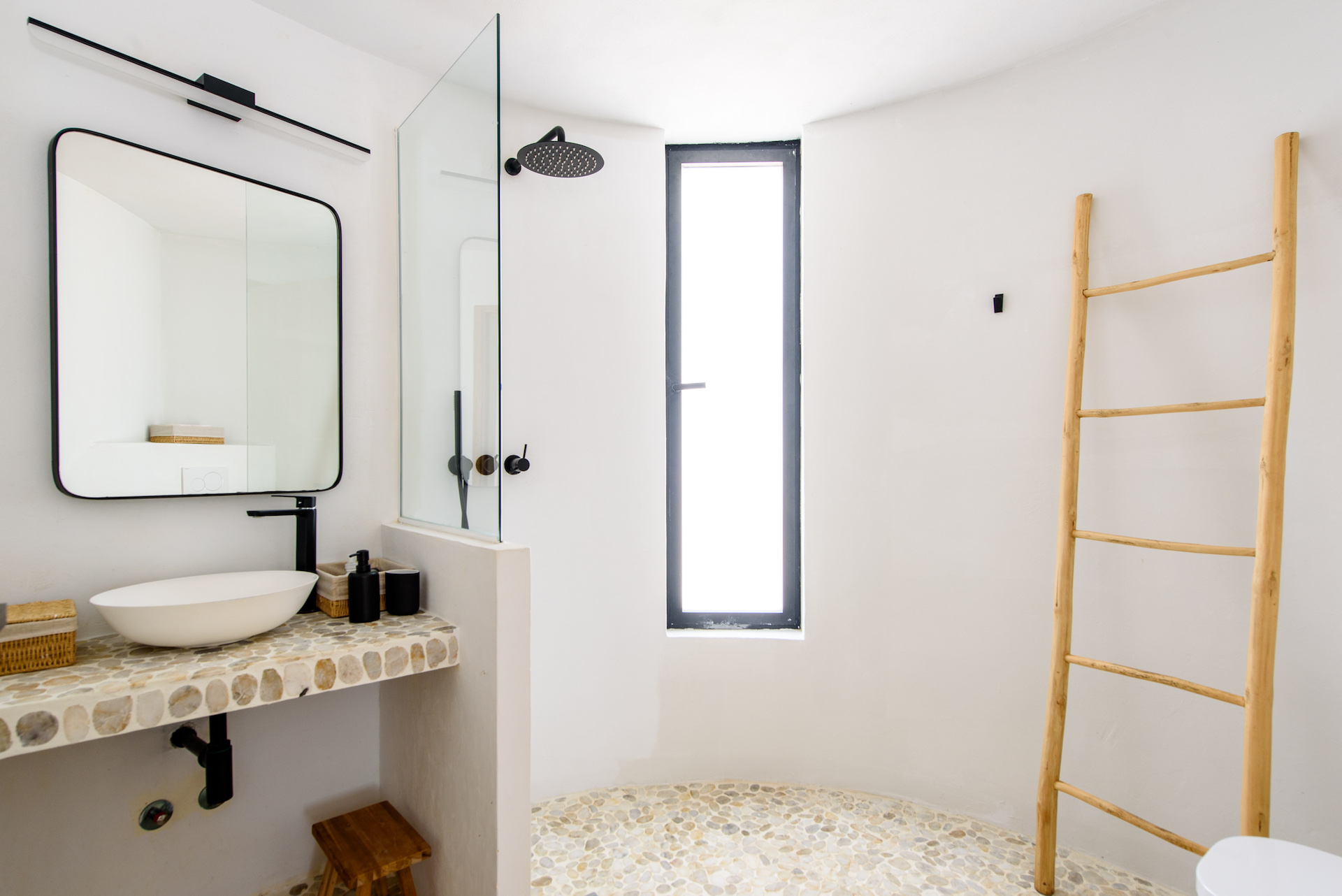 Resa estates huis kopen Ibiza es cubells villa bathroom 3.jpg